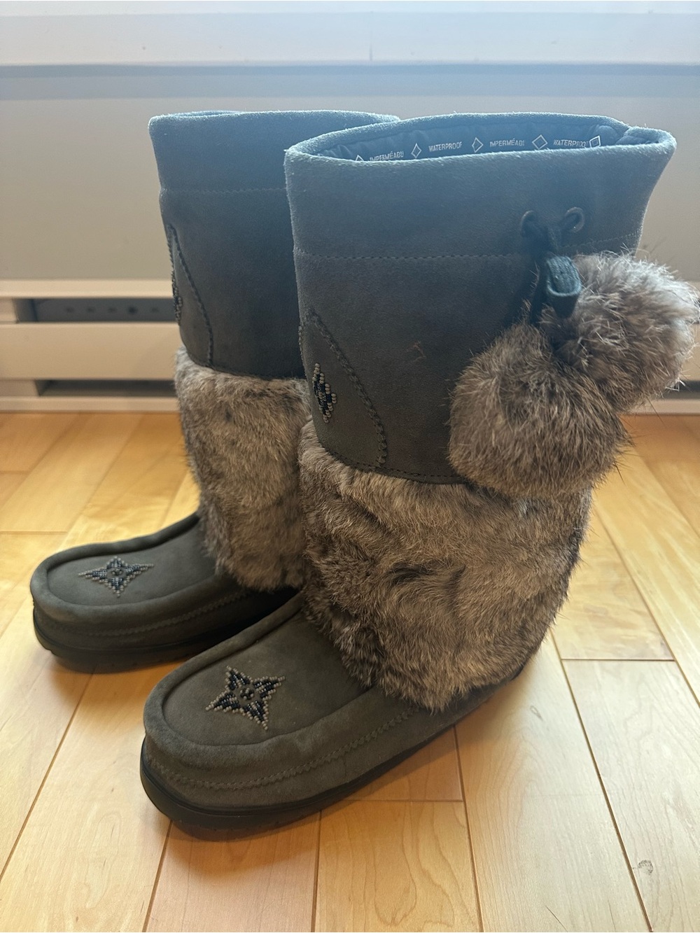 Manitobah Mukluks Women's Suede and Fur Winter Boots - Gray